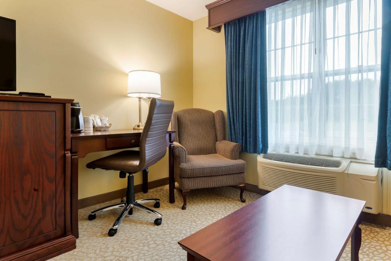 Best Western Plus Grand-Sault Hotel & Suites Екстер'єр фото