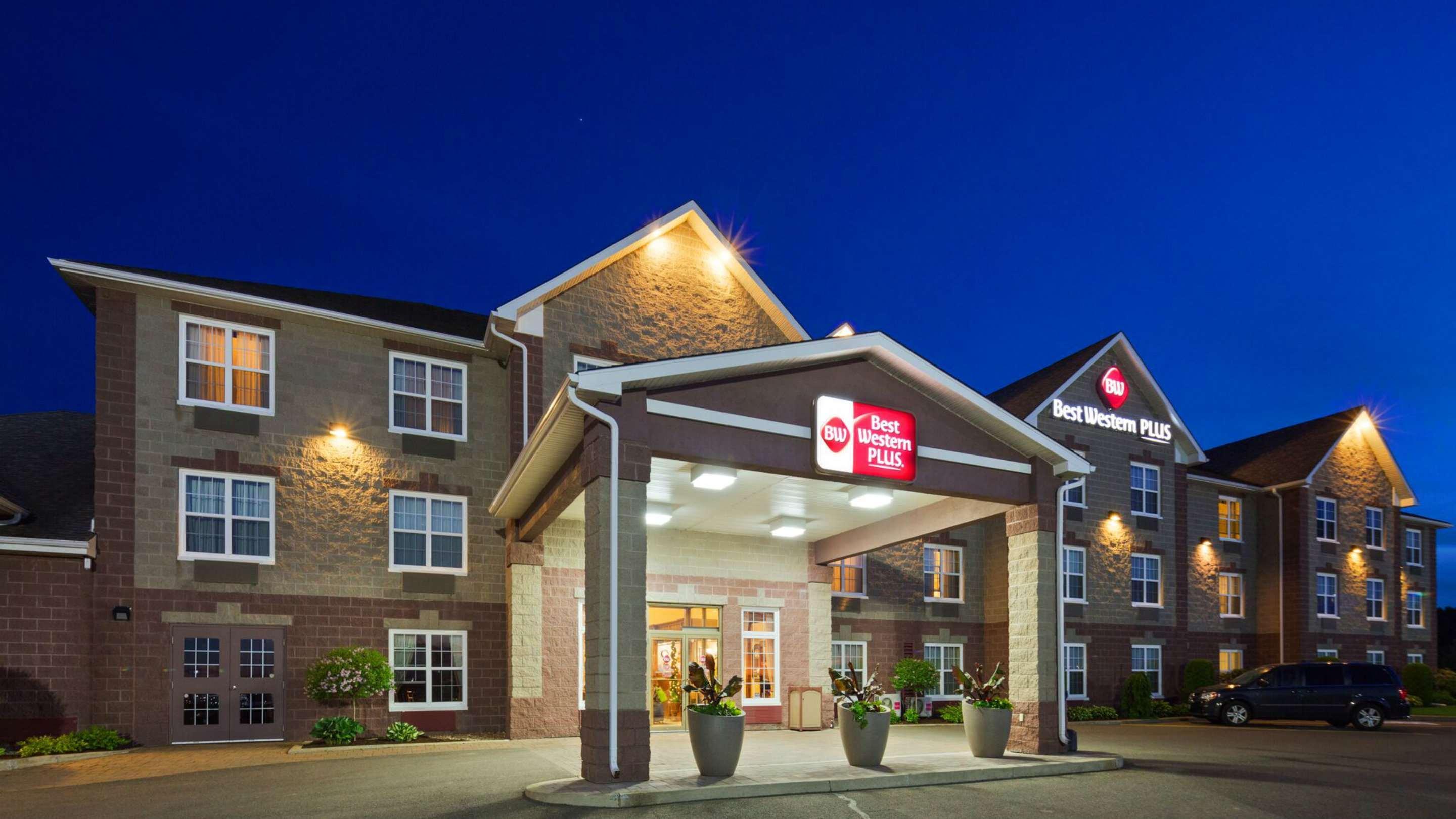 Best Western Plus Grand-Sault Hotel & Suites Екстер'єр фото